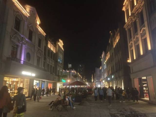 繁华的温州五马街夜景