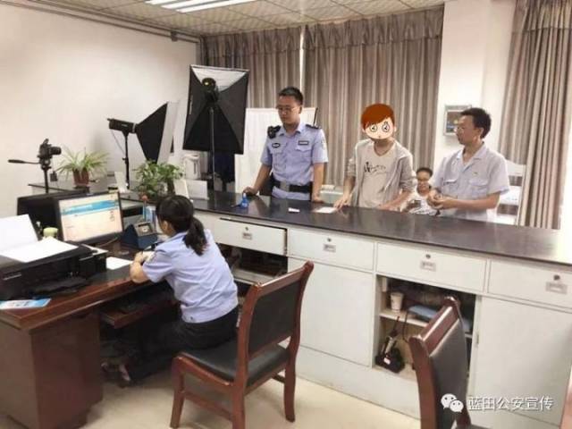 一面面锦旗、一封封表扬信、一句句感谢话,是警民鱼水情深的见证