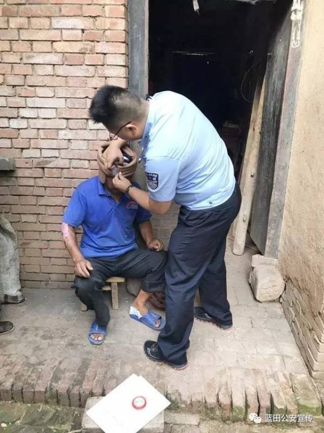 一面面锦旗、一封封表扬信、一句句感谢话,是警民鱼水情深的见证