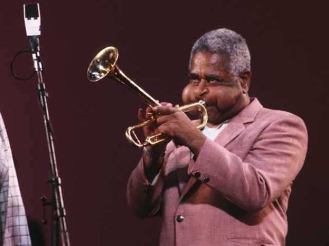 美国传奇爵士乐手dizzy gillespie,他吸引你的可能不仅仅是音