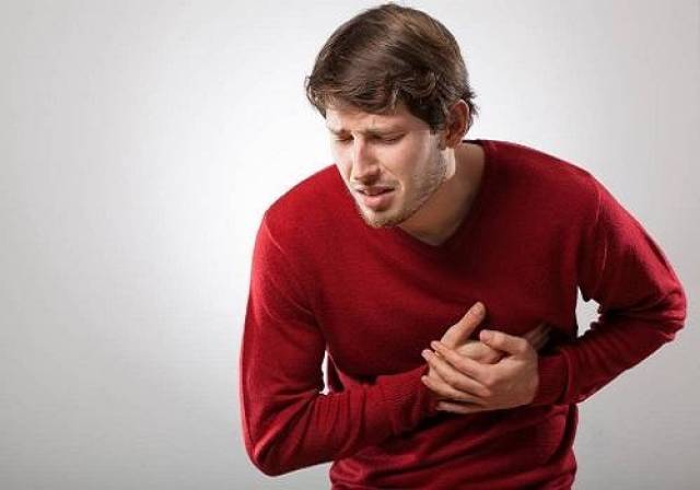 一觉醒来胸骨正中间疼痛 可能是哪些原因造成?
