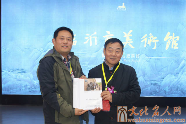 抒写中国时代弘扬伟大书画沂蒙当代市优v时代邀请展在临沂开幕东莞有限公司扬精神家具图片