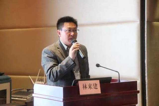 如东县河口镇景安初级中学林来建校长分享了他的办学经验《乡村学校的