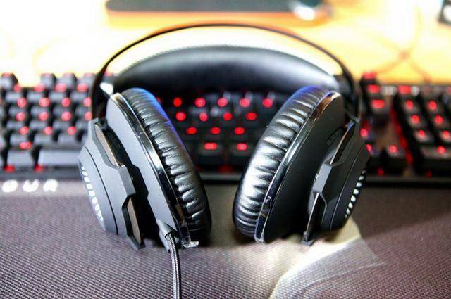 清晰辨位,身临其境,金士顿黑鹰S耳机