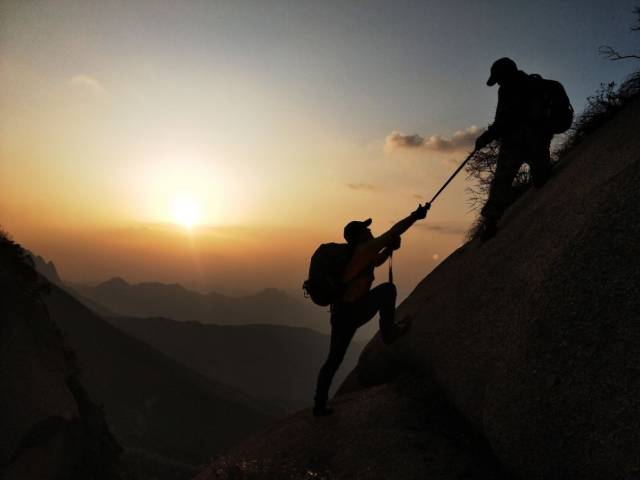 冬日爬山,送你一份登山安全攻略