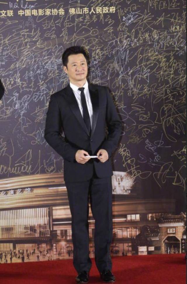 《毒液》三天破七亿网页游戏私服发布网!万达连跌牵连影视股、短视频未来几年