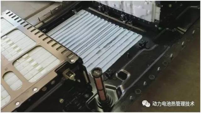 【高工锂电总工札记】奔驰smart gen4电池包外置式液冷结构