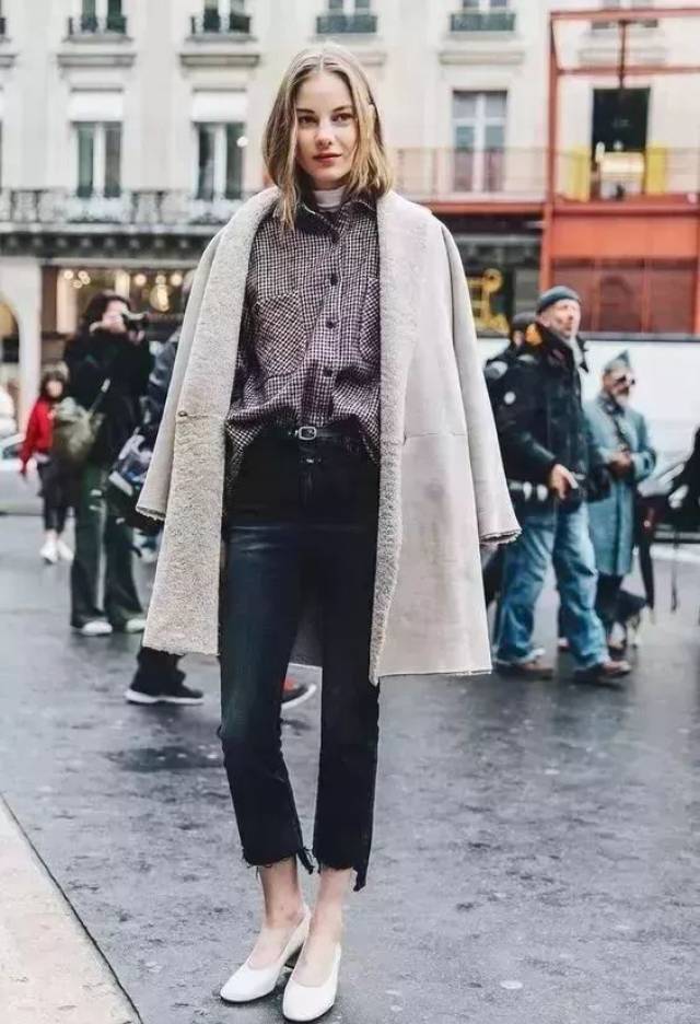 衬衫 毛衣这样穿丑爆了,这些雷区千万别碰,超时髦的穿法在这里了!