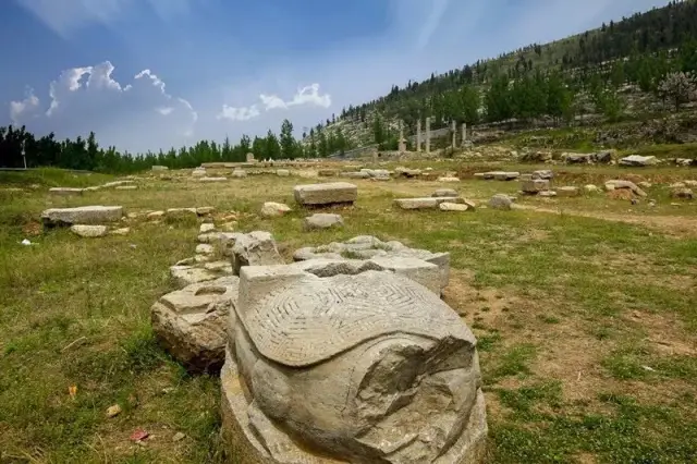 文明曙光,满韵清风, 伏羲庙遗址位于凫山主峰西侧, 曾是鲁西南最大的