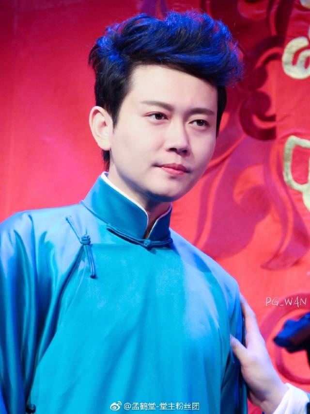德云社孟鹤堂一组九宫格帅照发布,网友:俺们堂堂比张云雷帅