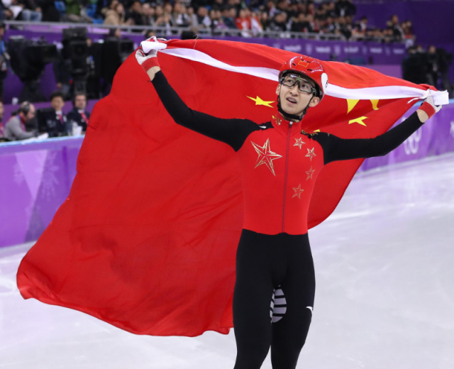 霸气十足!短道速滑世界杯,武大靖再破世界纪录勇夺三连冠