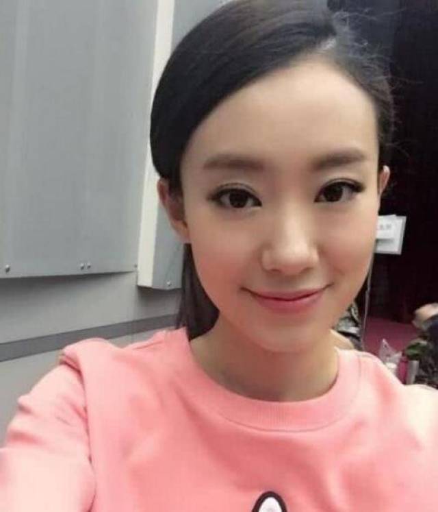 张小斐演绎被拐卖妇女给孩子喂奶太真实吴秀波的表情耐人寻味