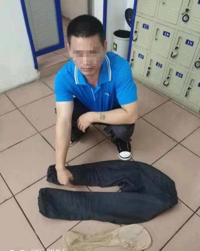 顺德一男子穿丝袜在商场里偷洗发水,被民警抓了现行_手机搜狐网