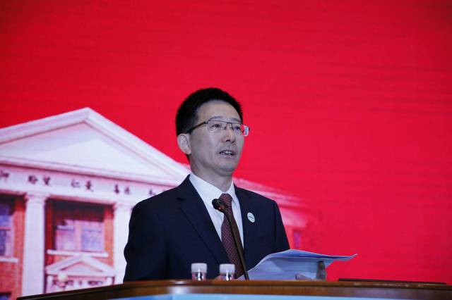 弋矶山医院院长朱向明担任主持嘉宾