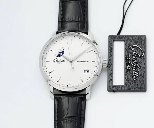 格拉苏蒂原创-新款大日历月相腕表鉴赏!