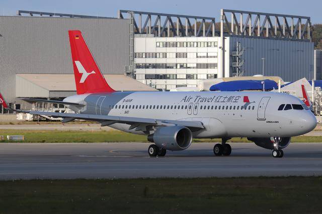 10月31日,红土航空引进一架空客a320型客机