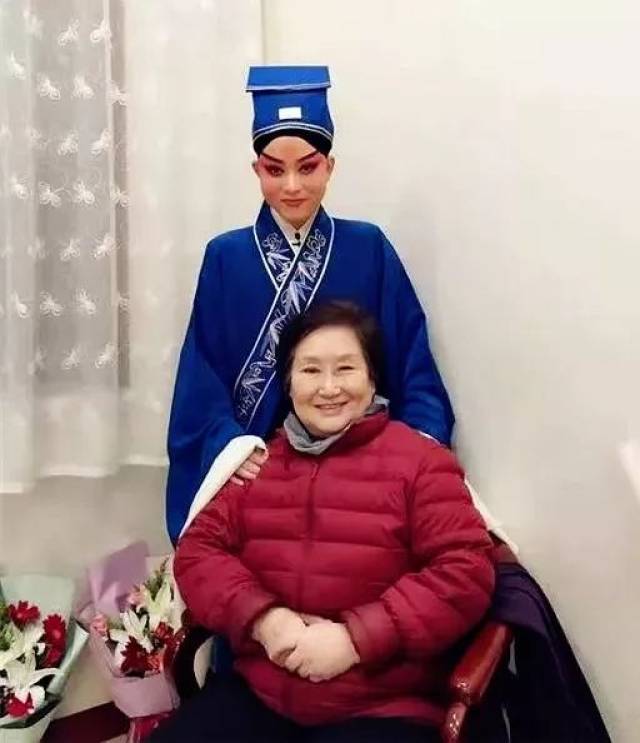 杨升娟与恩师李爱琴