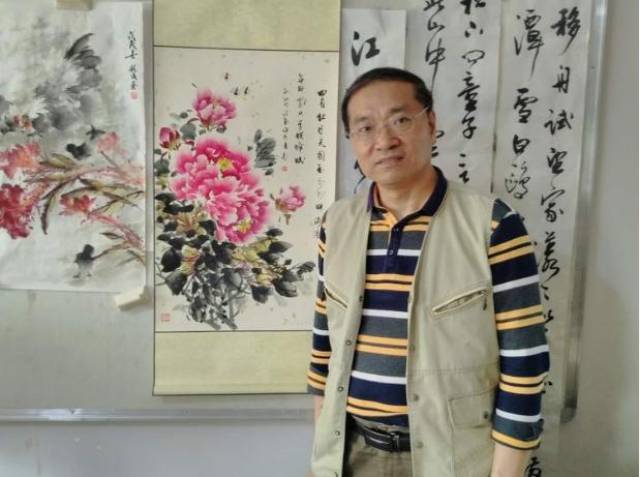 从懵懵懂懂的画画爱好者,到杰出画家"竹料墨人"冯曼硕的入室弟子.