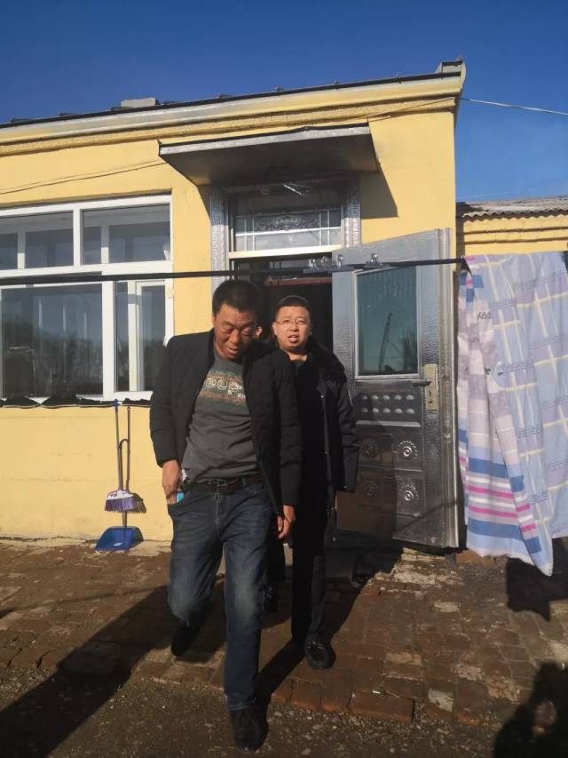 讷河法院直击老赖,突击执行!