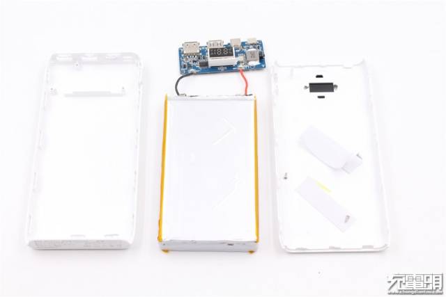 产品内部结构简单,核心部分用到了珠海智融的sw6103,集成了升