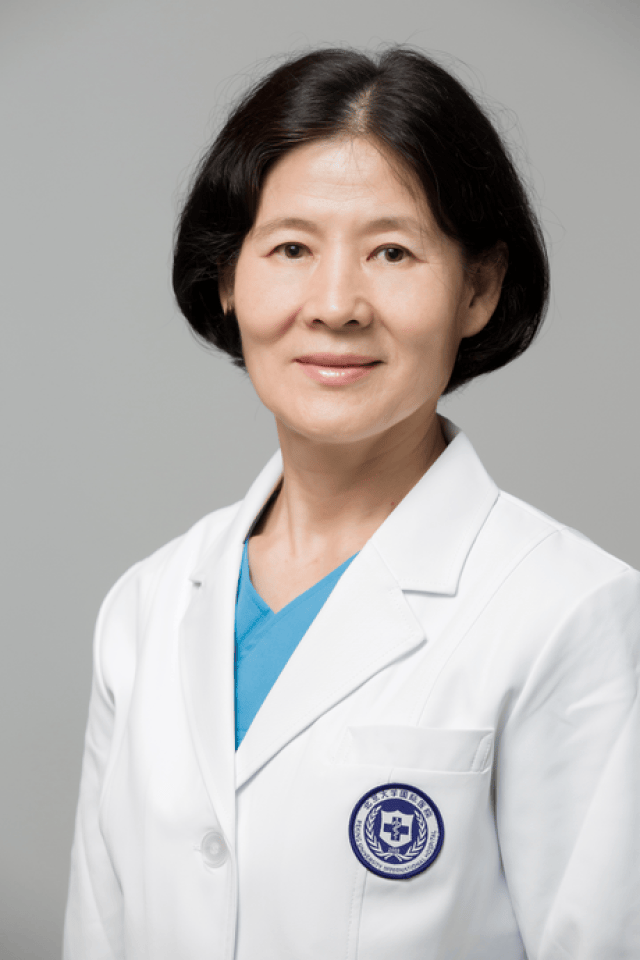 北京大学国际医院妇产部副主任,产科主任蔺莉