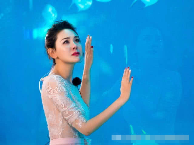 程莉莎未成年照片遭曝光,网友:我终于知道她从小美到大的原因了