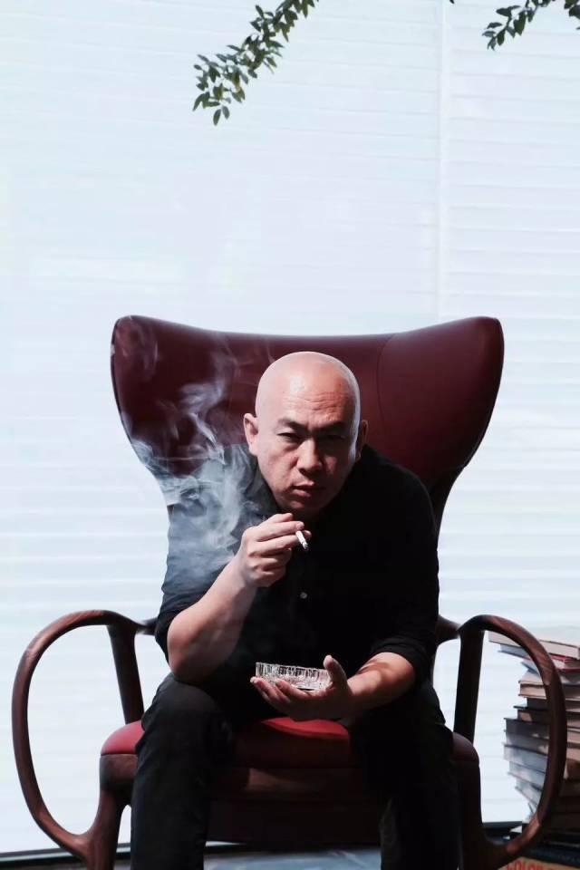 40000㎡的农庄 民宿,一天秒了200万,这个光头"黑老大"