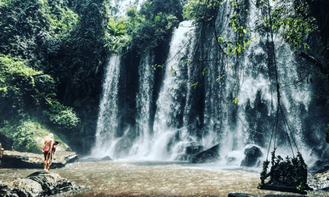 壁纸 风景 旅游 瀑布 山水 桌面 640_384 gif 动态图 动图