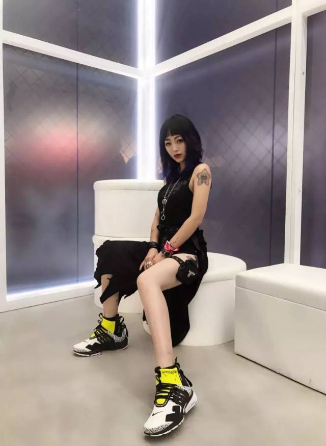 连女生都喜欢的「机能风」,你不品品吗?