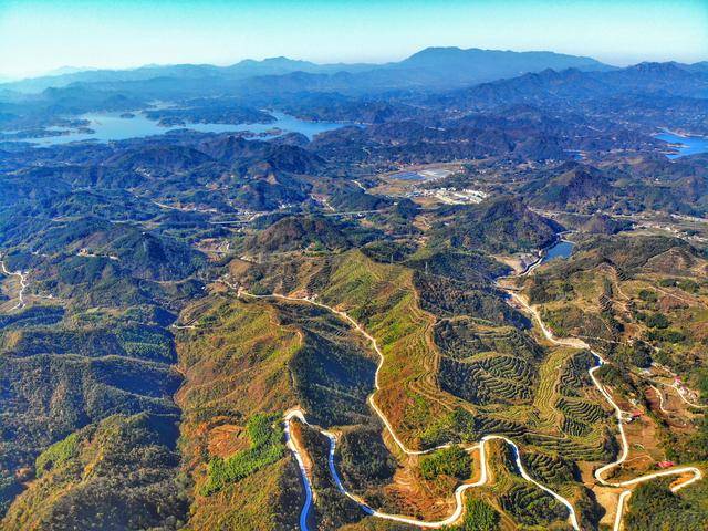 马丁公路,蜿蜒山路体验大别山别样风情