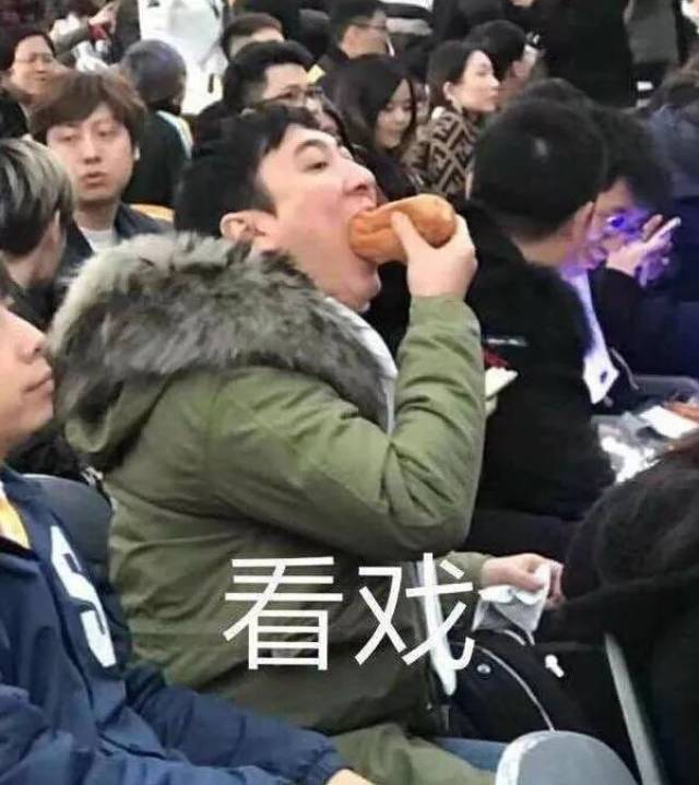 王思聪吃热狗爆红,ins网红芝士热狗面包了