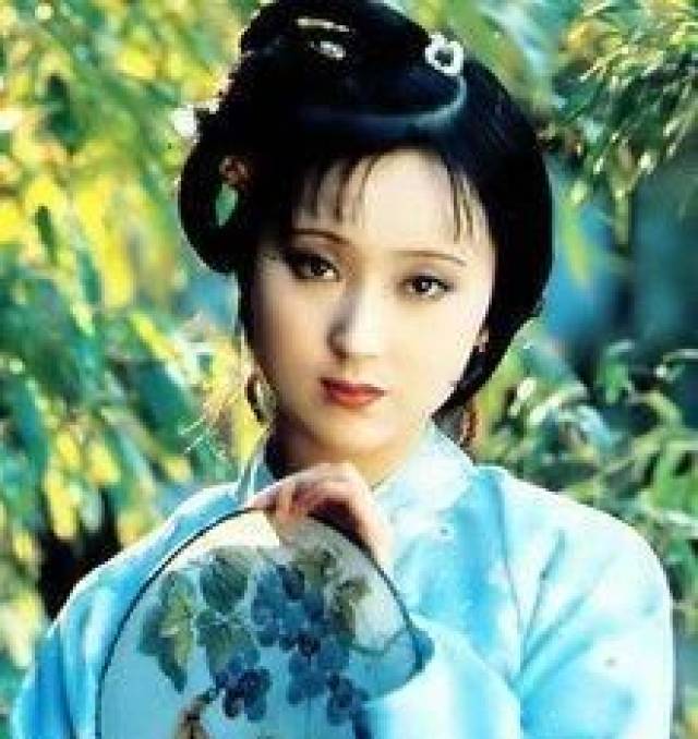 87红楼梦主演,一个当了导演,一个做了地产大亨