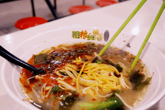 西安高校食堂攀比大会!别拦我,我要去大学吃饭了!