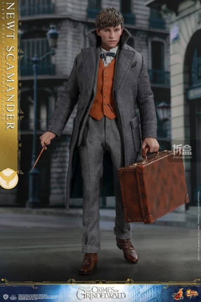 hottoys《神奇动物:格林德沃之罪》纽特·斯卡曼德 1:6人偶