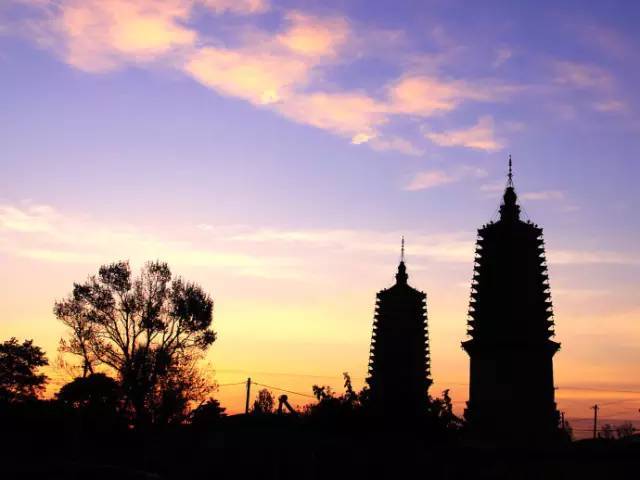 义县奉国寺,广济寺古建筑群, 万佛堂石窟,北宁市的北镇庙 b.