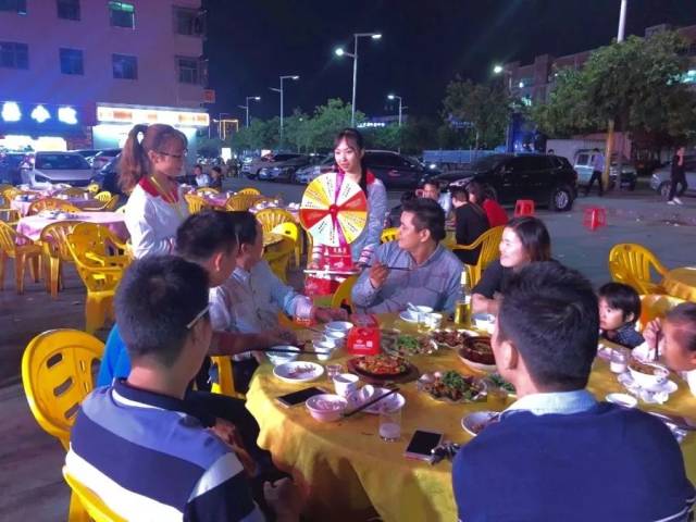 塘厦镇(塘厦林村新阳路,塘厦田心市场对面) 等镇区的宵夜夜市出现,还