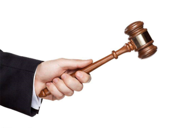 老赖借钱不还玩失踪,被抓后仍不还钱,干警无