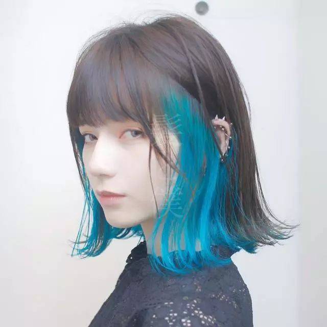 这样的隐式双色染发,你喜欢吗?