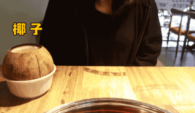 大岭山这里5折吃椰子鸡!秋冬滋润圣品,一口汤底鲜甜到没朋友!