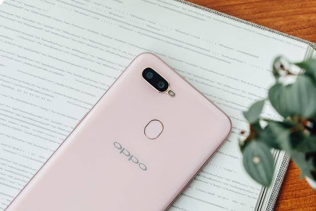 1599元活力水滴屏 清新小姐姐oppo a7体验