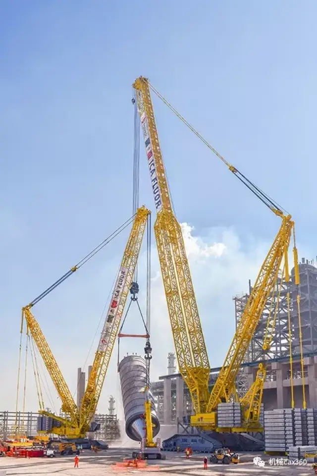 世界最强大最高履带式起重机,可吊起3000吨重物,主臂长248米!