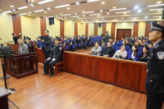鸡东金某某等22人涉嫌组织领导参加黑社会性质组织案件开庭