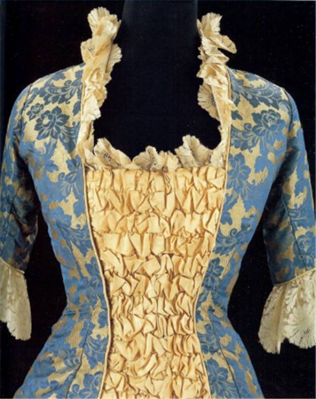 漫画版的《追忆似水年华》:法国十九世纪贵族服饰的奢华之色