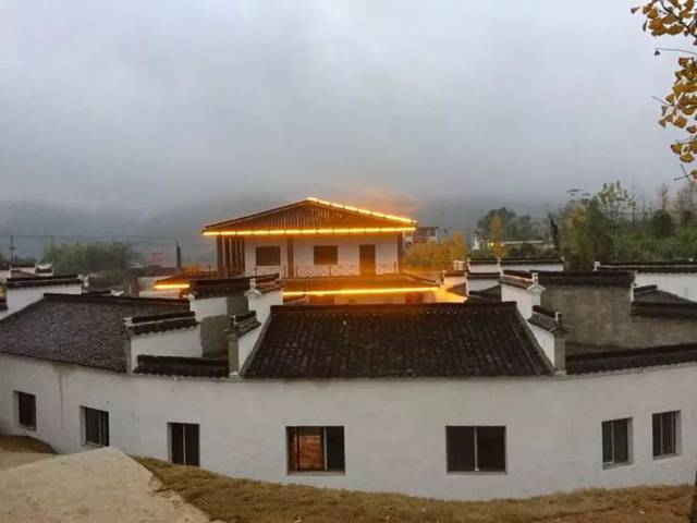 泾县爱心志愿者协会在红旅小镇为一个梦想共同努力!