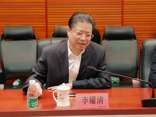 柳州银行党委书记,董事长李耀清,党委副书记,行长黎敦满,副行长黄瑞刚