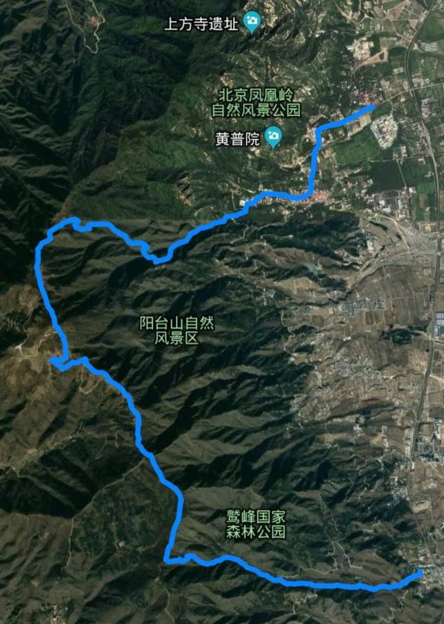 山,石,水景各具特色, 空气清新,风景优美 路线: 大觉寺到  凤凰岭