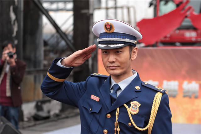 电影《烈火英雄》探班 黄晓明引火上身烧掉腿