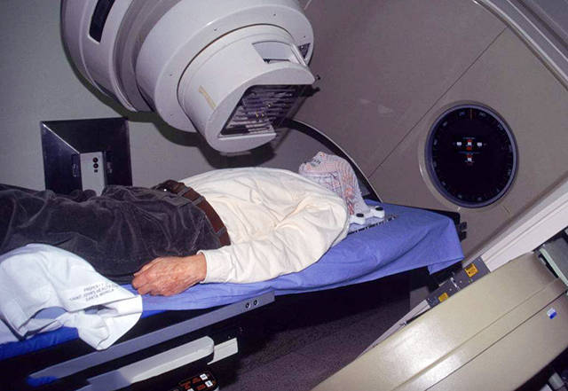 癌症治疗领域中进行放射治疗其目的是杀死癌细胞,放疗可单独应用于