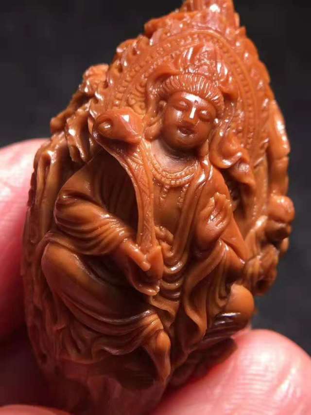 一休阁核雕:核雕界极品重器 饱满大核【天上人间】