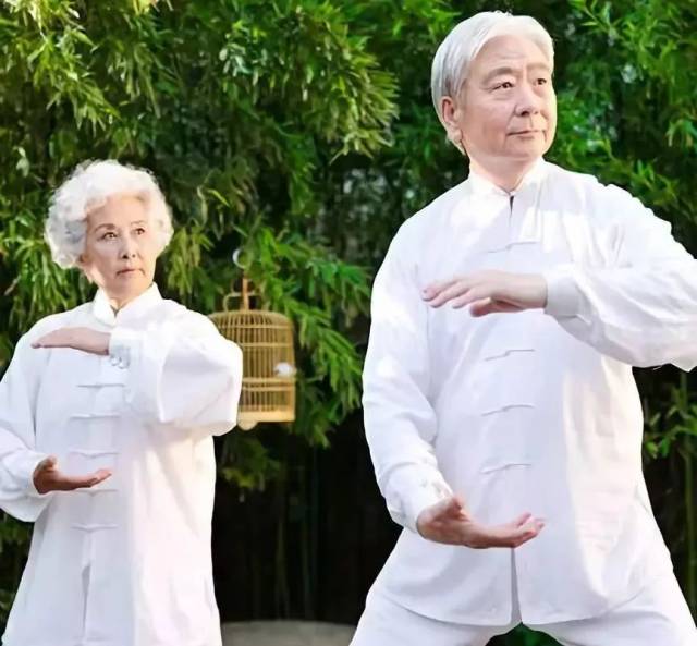 雾霾天运动首当其冲并受到严重损害的就是呼吸道.